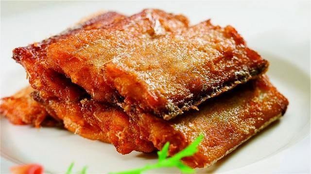 炸带鱼,有人用面糊,有人用淀粉,大厨全不对这才是正确做法