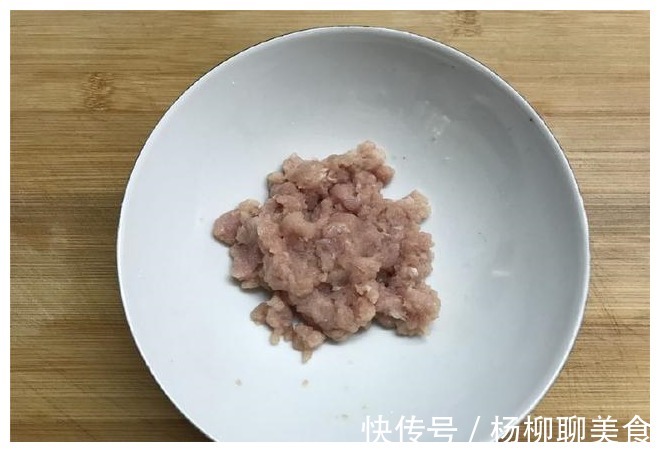 黄梅天|夏天就爱这道菜,我家隔三差五就做,入味不腻口,连汤也没剩