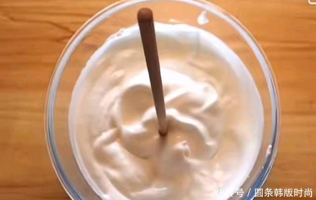  不用烤箱和打发器，也能做出蓬松渲染的蛋糕，慢妈教你做法零失败