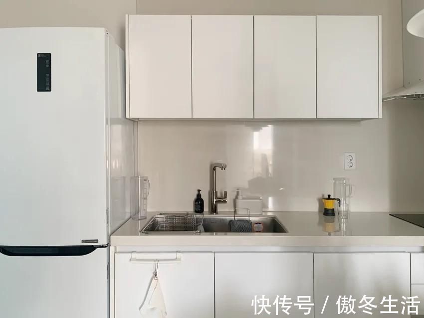 客厅|她独居住57㎡,打通阳台,去电视墙化,干净极简越住越像新房