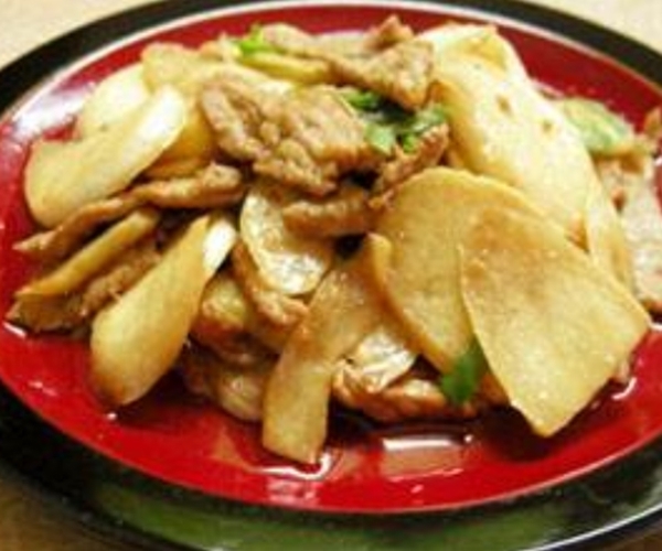 茭白炒肉|吃起来像笋,却被誉为“水中参”,又是蔬菜又是药,营养价值颇高