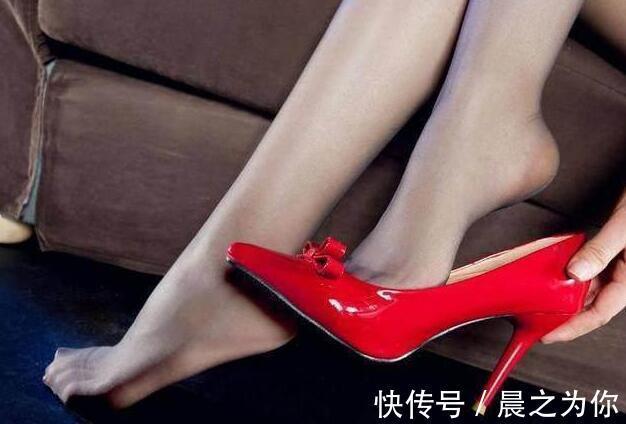 鞋底 细脚高跟鞋,塑造出优雅性感的身材,凸显迷人气质!