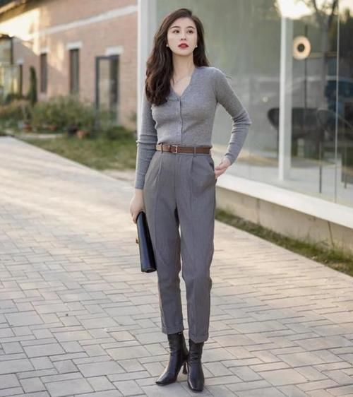 “九分裤+打底衫”,这才是早春正确穿搭方式,轻熟风十足