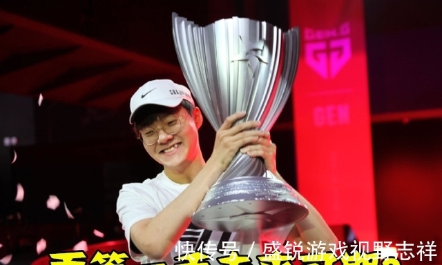 替补|T1教练:我没有让Cuzz替补,是Cuzz自己要求不打比赛的