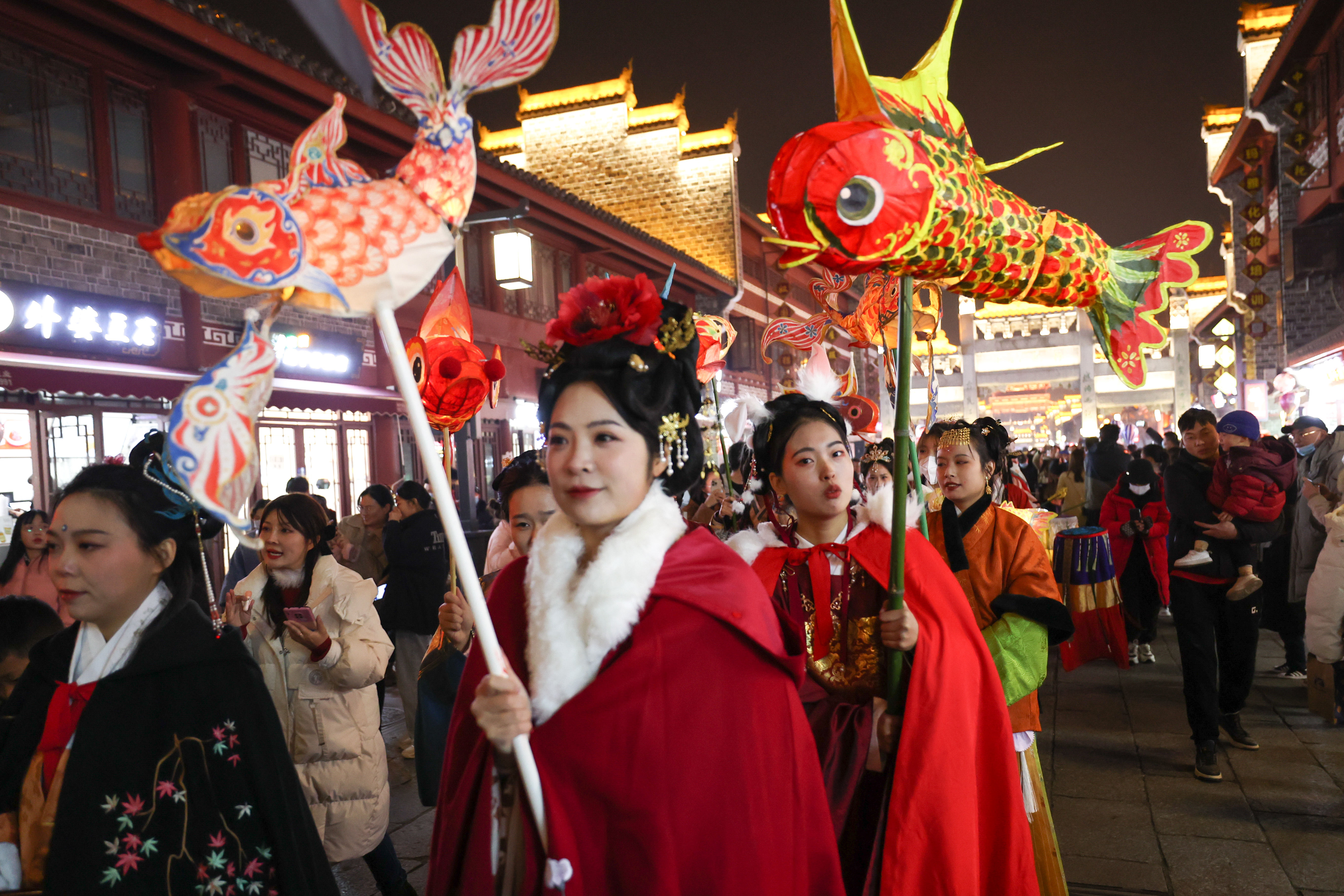 流光溢彩庆元宵