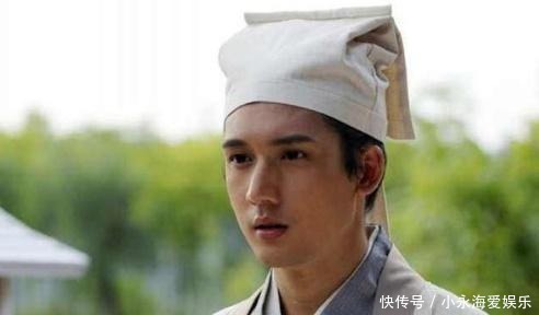 看不惯|富人炫富写对联,穷秀才看不惯加了一笔,意思竟截然相反