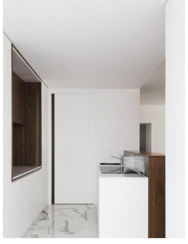 白墙|日子过久了会发现，“假精致”的装修压根住不了几年，简单才耐看