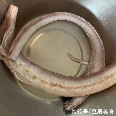 香煎带鱼|#鲜到鲜得，月满中秋，沉鱼落宴#香煎带鱼