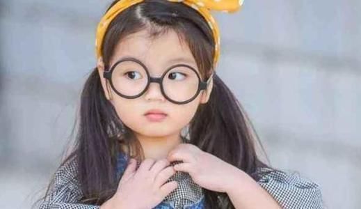 工具人|“我要賺錢養(yǎng)弟弟”,4歲的阿拉蕾被過度消費(fèi),如今長成了這樣