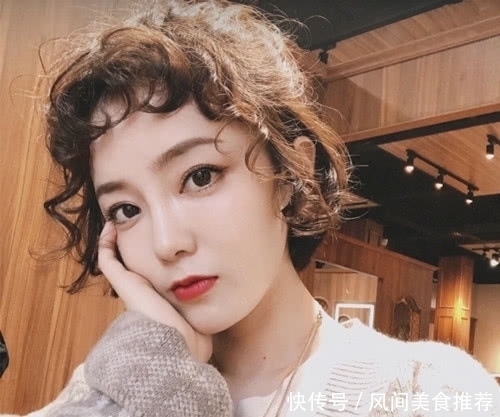 不管你是长发还是短发,这3种“全头烫”了解一下,时尚显脸小