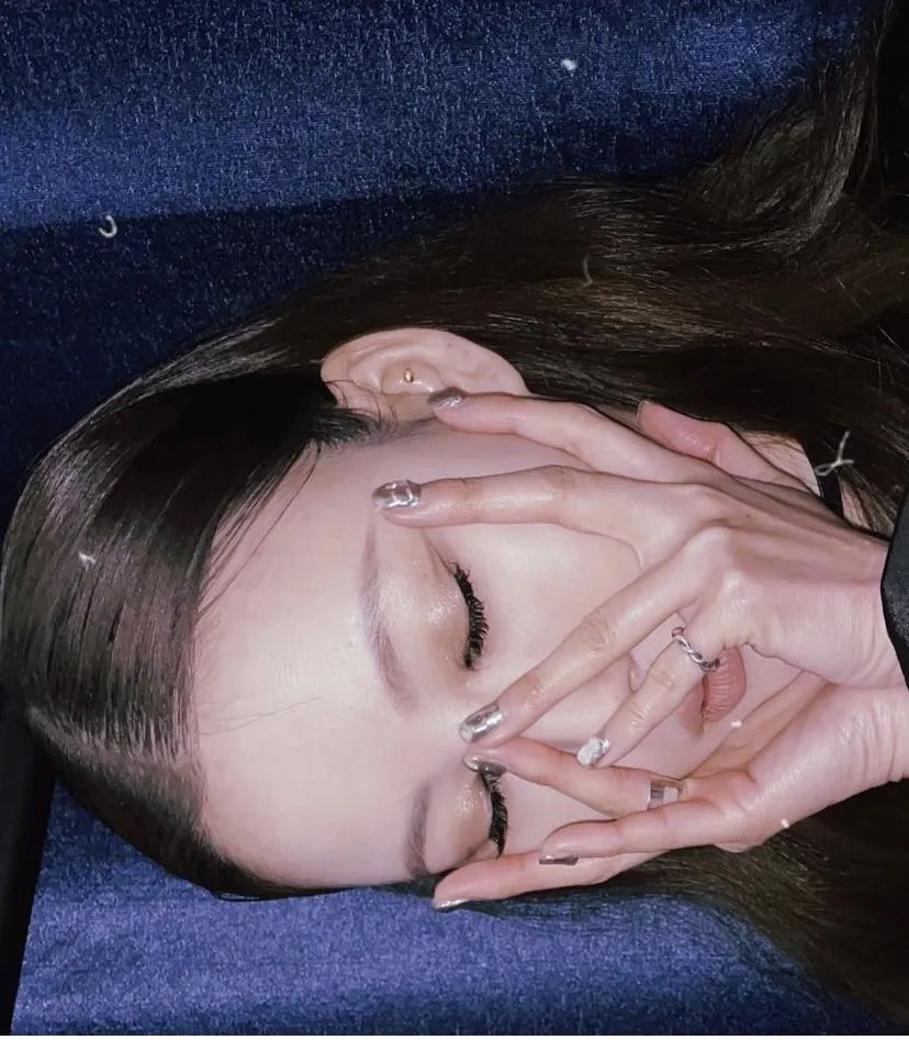 美甲|比今天是周五更令人开心的是……刚做了新美甲