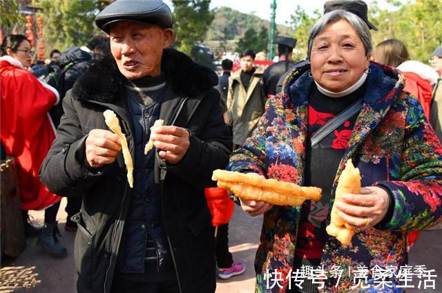 白矾|炸油条时,很多人都忽视了这一步,难怪炸出来的油条不蓬松焦脆