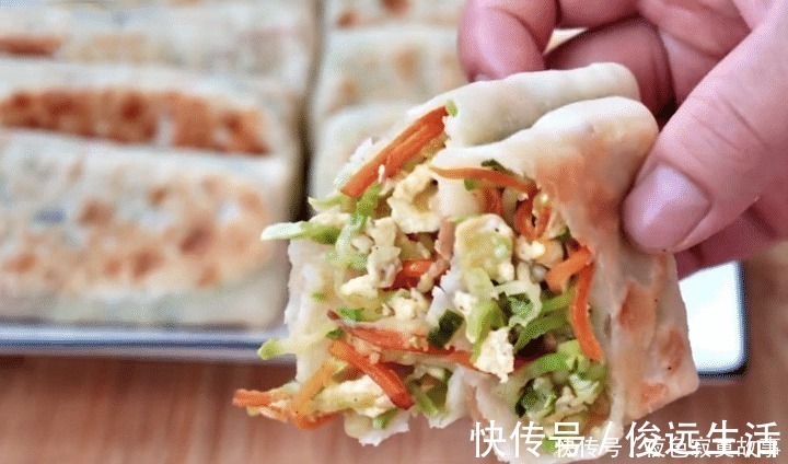 馅饼|入秋后，多吃此面食，简单一烙，外酥里鲜，比包子饺子都好吃
