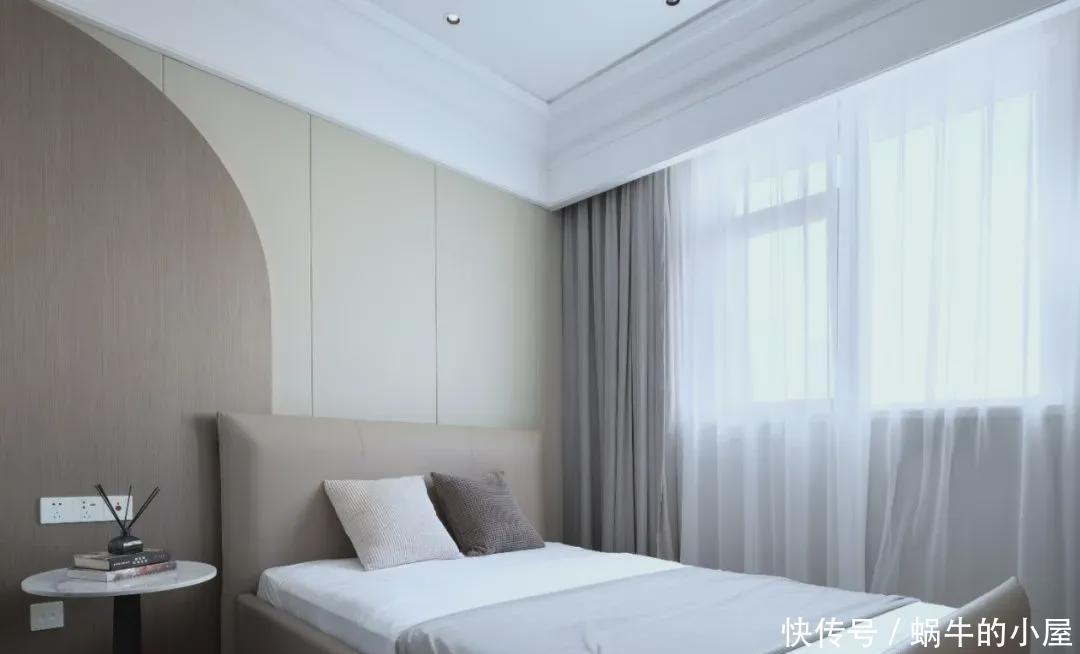 现代极简融合古典元素,成就别具一格的低奢空间