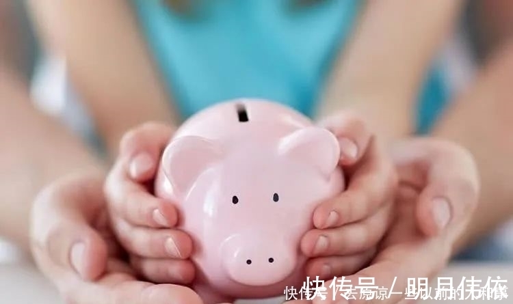 幼儿园|妈妈扮成小黄鸭接娃放学?评论区太亮了!承包一年笑点哈哈哈