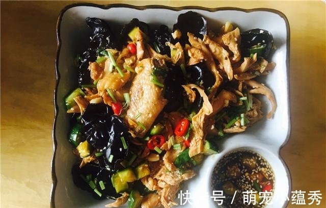 大热天请闺蜜来家里吃饭,我特意下厨招待,上桌后老公脸都黑了!