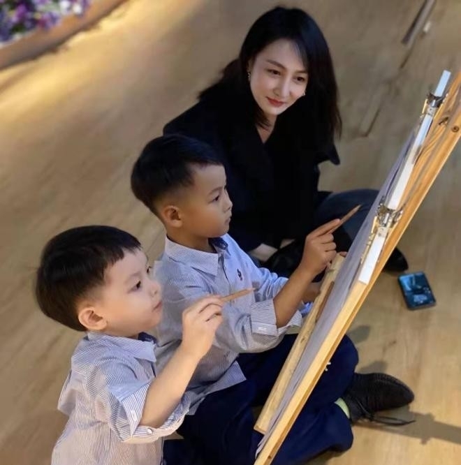 闫博雅|运动员王皓妻子闫博雅,为爱放弃事业当家庭妇女,爱舞蹈更爱丈夫