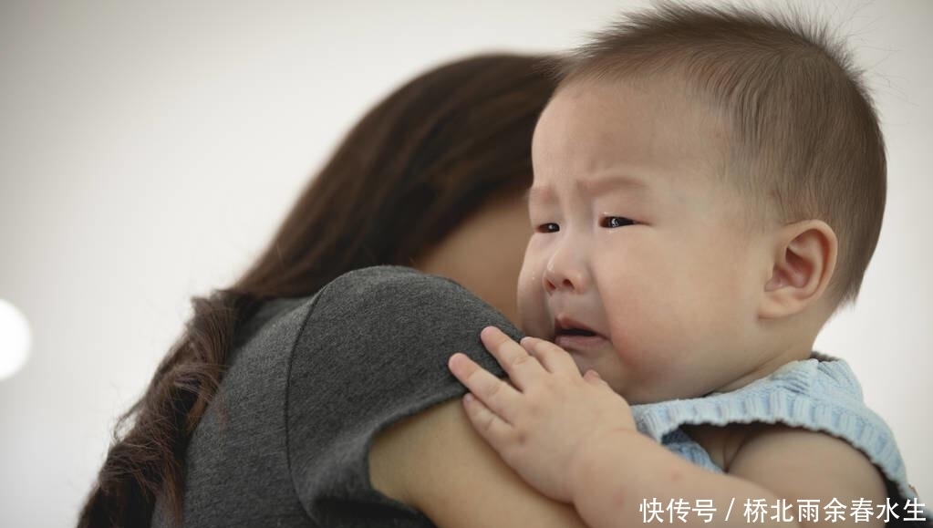 妈妈|新生儿出现这3种表现,说明已经能认出妈妈了,付出的辛苦没白费