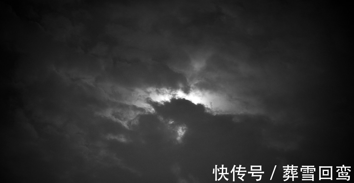 空明!无诗词不中秋,四首经典写明月,值得背诵,第四首最好,果然不俗