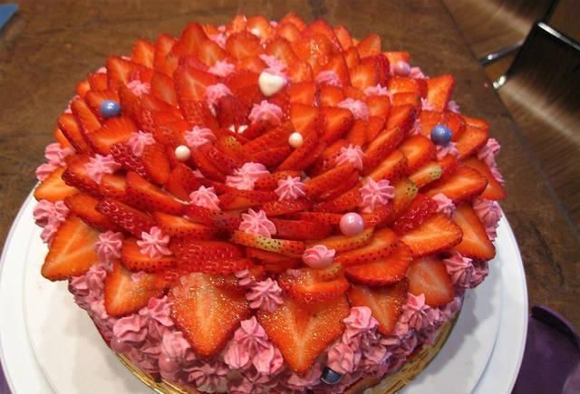 VS|爹妈眼中的蛋糕VS我们期待收到的蛋糕,网友我只想正常过个生日