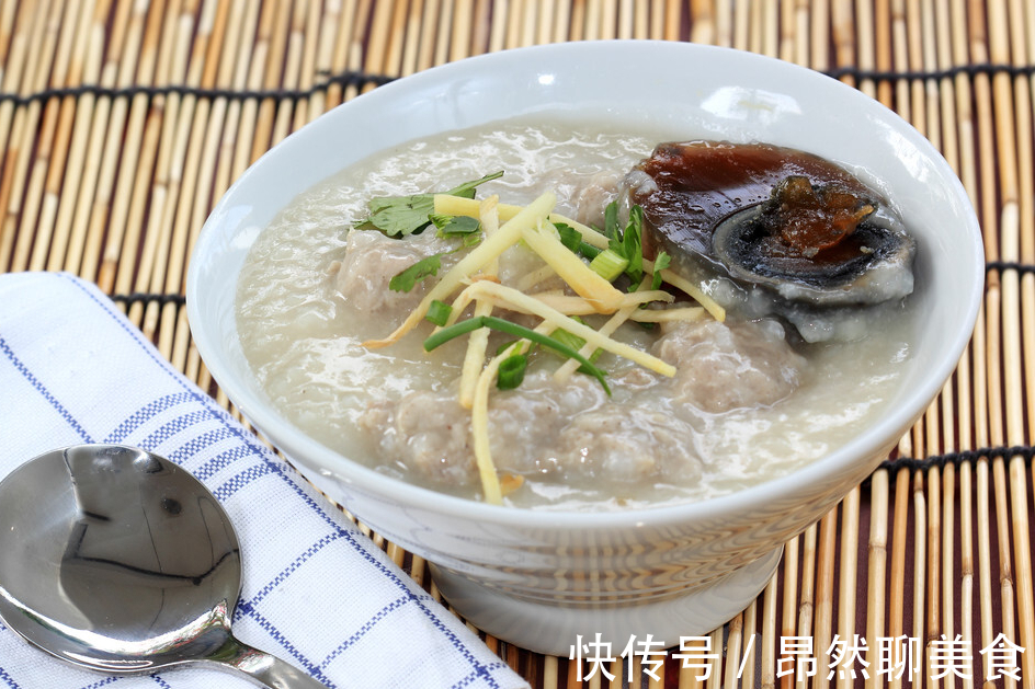 白粥|做皮蛋瘦肉粥有窍门,大厨教你一招,鲜美绵滑很浓稠,皮蛋没腥味