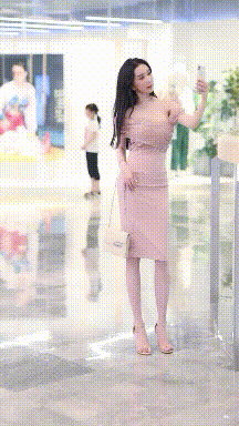 |搞笑GIF段子:有这样的女票一定很幸福吧!打情骂俏都这么有爱...