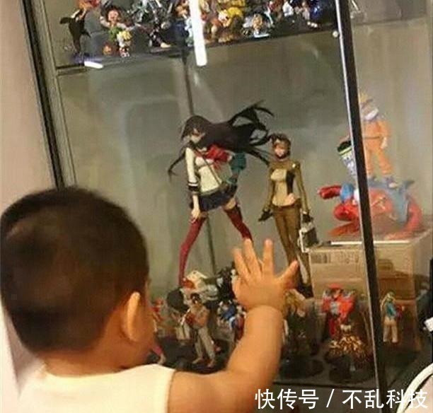 亲戚|孩子玩坏儿天价手办,家长实力护娃拒绝赔偿:你就想讹钱