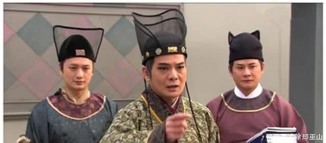 恍然大悟|太监为什么手拿拂尘有两个原因，看完之后恍然大悟！