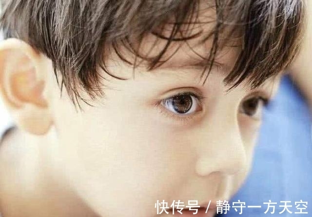 秃顶|“超帅气男孩”的颜值,引来众多宝妈羡慕:阿姨这就去偷孩子