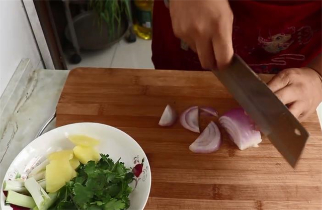 豆腐皮最好吃的做法,这样做麻辣爽口,香辣味十足,方法超简单