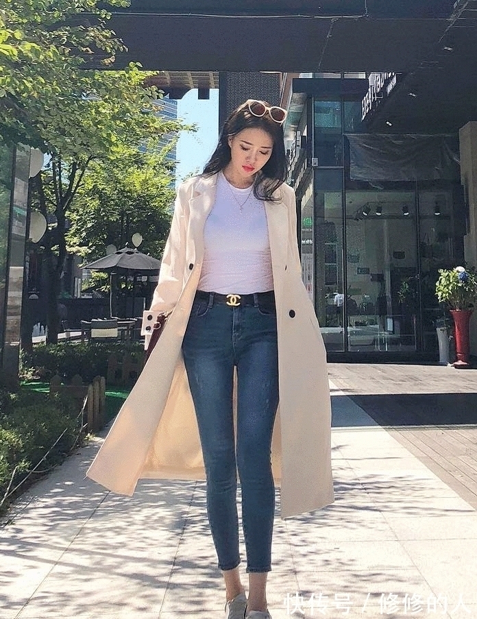 |搞笑GIF趣图又到了美人鱼上岸嬉戏的季节了