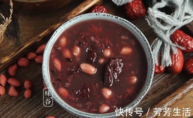 黑米补血粥|女人不想老得快,早餐喝这碗粥,面色红润不显老,比面膜还管用