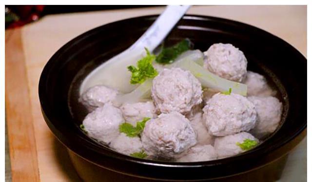 马蹄粉|肉丸子弹牙关键在三样，一样是鸡蛋，一样是淀粉，还有一样没听过