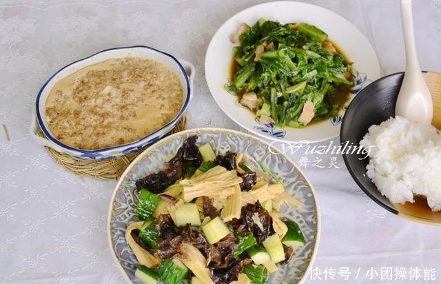 母子二人的午餐,省钱又营养,用心不将就,孩子爱吃长得快