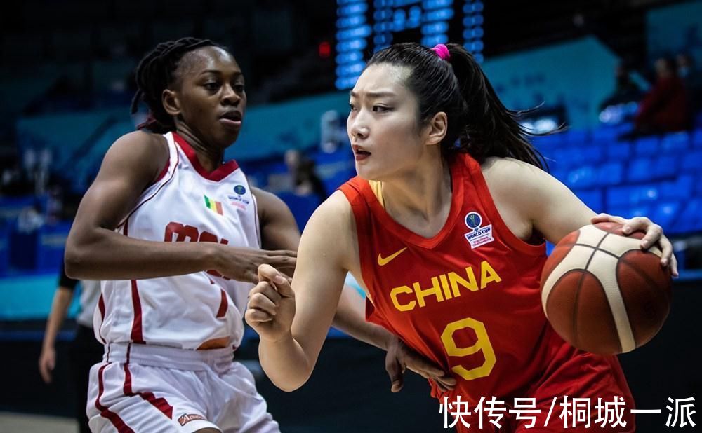 日本女篮|女篮最新世界排名，中国女篮排名第七，网友热议：赢了日本再说
