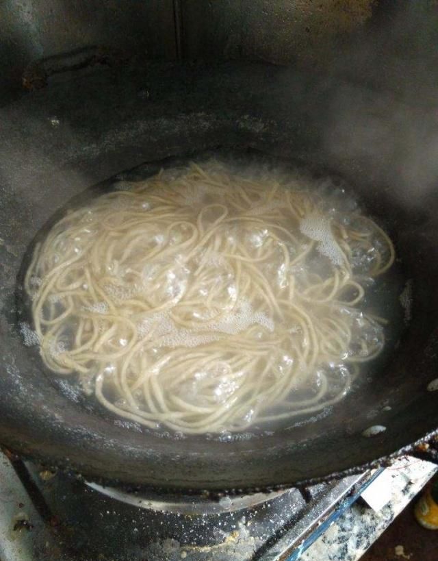 健康|想吃酸辣粉不用买,自己在家就能做,简单易学,好吃又健康