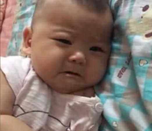 闹人|宝宝半夜不睡觉,妈妈决定教训一下,接下来的画面太可爱了!