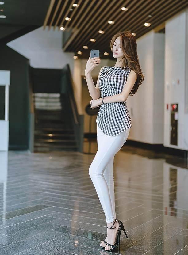 优雅|白色牛仔裤更能凸显美女曼妙身姿,诠释什么是凹凸有致