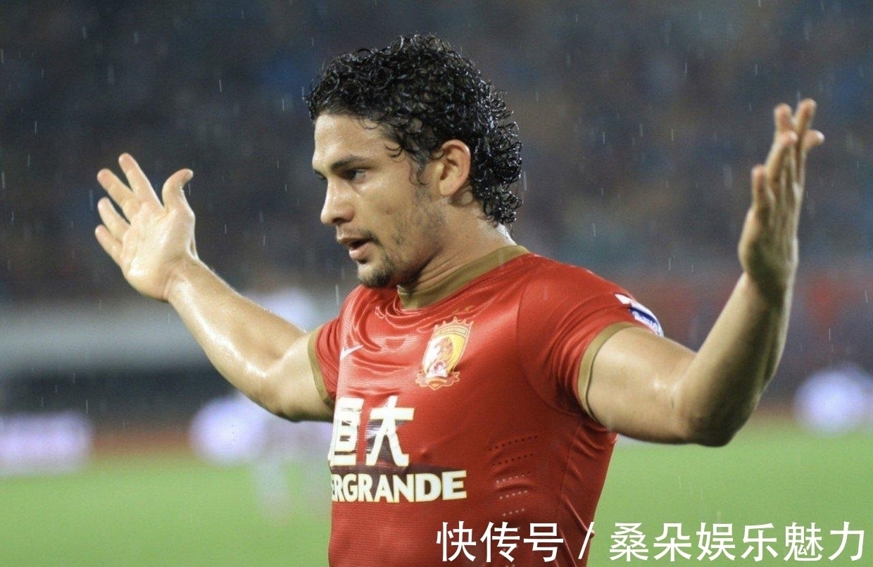 胡爾克|國足胡爾克誕生！32歲鋒霸主動求變激活武磊，早該這么踢了！