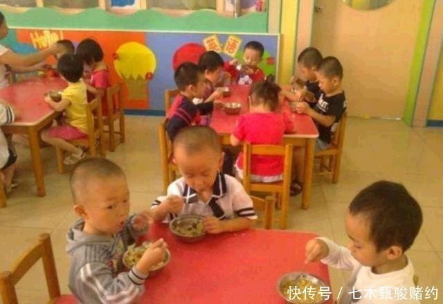 逃走|爸爸姓袁,给孩子起了个名字,妈妈在幼儿园一喊全班都逃走了