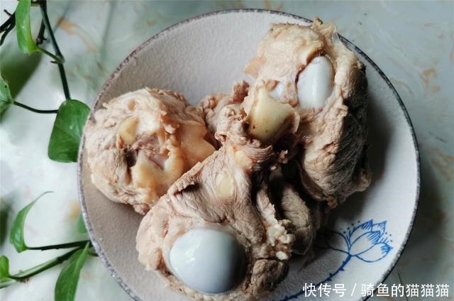 猪的这个部位,南方用来煲汤,还是东北这个做法香,给排骨都不换!