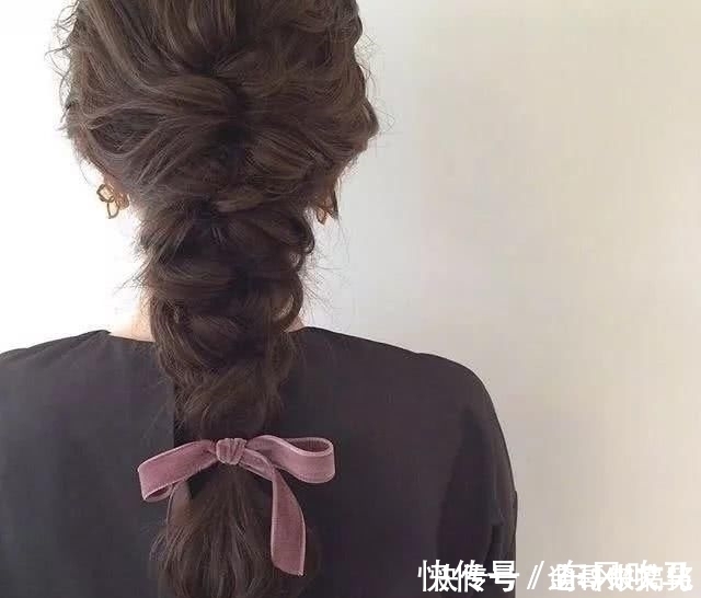 发型|一根皮筋就能搞定的7款发型,前三款超简单,手残党也能轻松学会