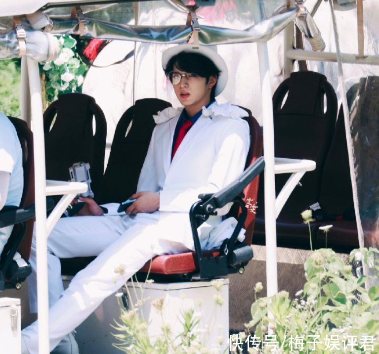 宋丹丹|《萌探》全员玩cos,宋亚轩王子造型贵气十足,看到刘耀文我爱了