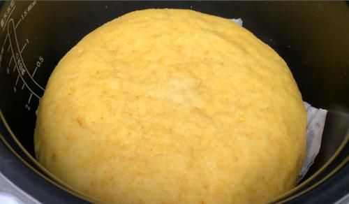 春天，面粉别蒸馒头了，试试这做法，比馒头油条还好吃，太香了