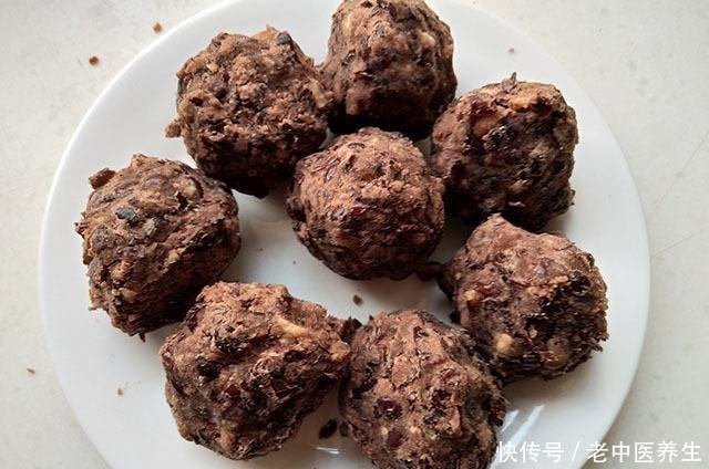 冷天迷上吃它，煮成馅料放进糖糕里，一口气连吃3个才过瘾，真香！