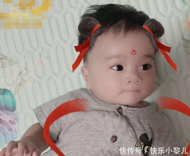 护理|宝宝出生后因太黑在医院走红,妈妈“忍住”没扔,长开后人见人夸