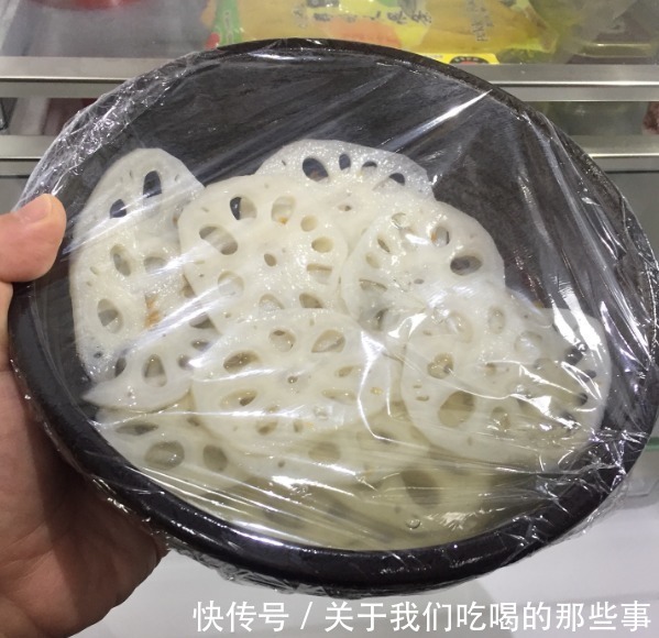 买莲藕，七孔九孔莲藕哪个好？挖藕工：口感差很多，选错了不好吃