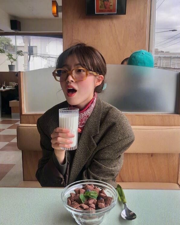 氛围|韩国小姐姐俏皮又可爱的复古少女 胶片氛围愈发显得个性灵动