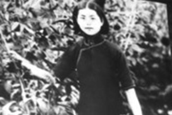 仁义$她是修成正果的尼姑,是唯一的女性肉身菩萨,身上的女人特征消失