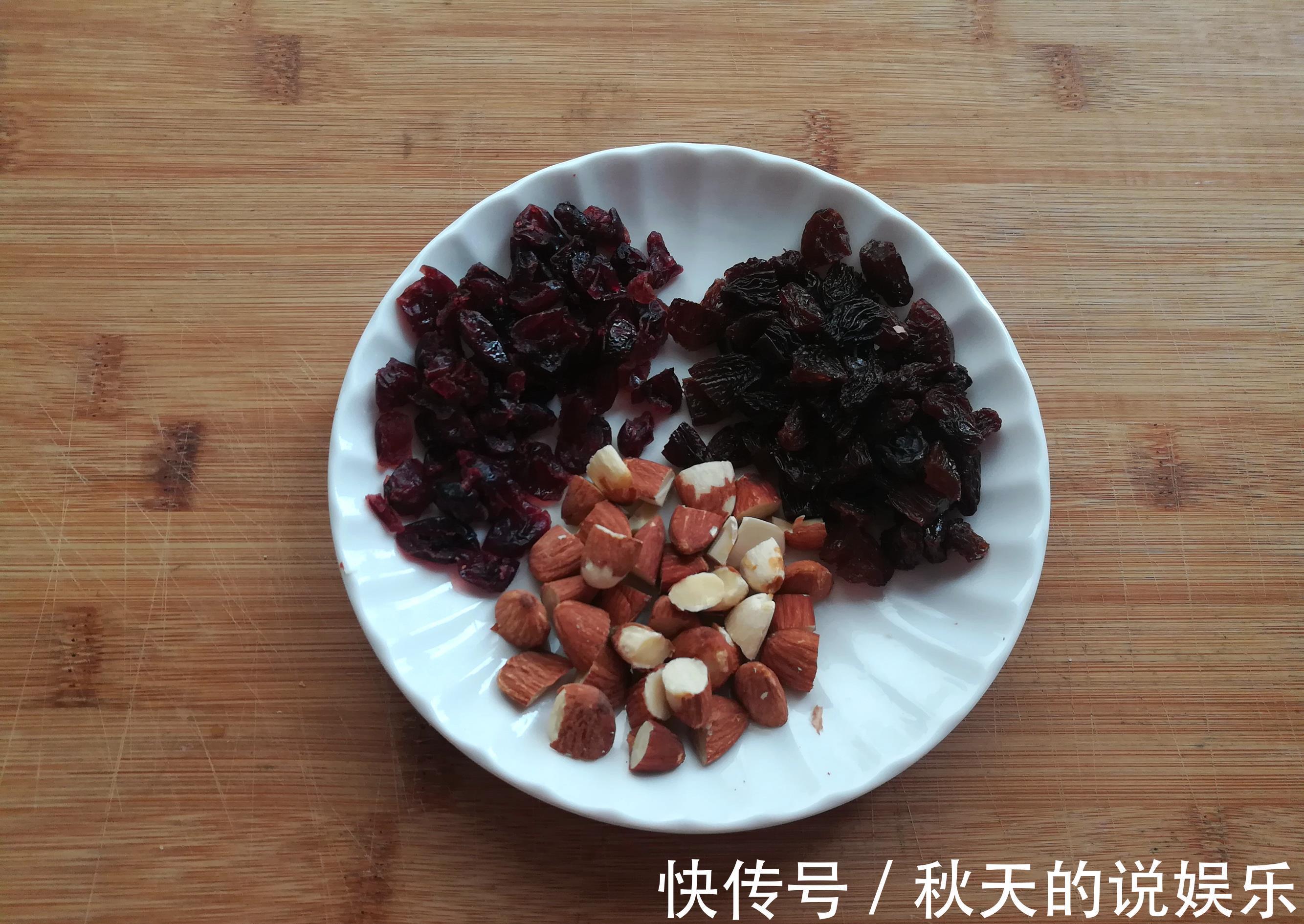 葡萄干|夏天,酸奶不要直接喝,多做一步清凉消暑,比雪糕好吃又好做